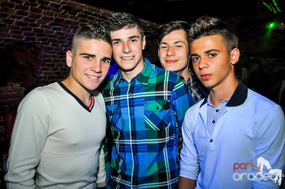 Crazy One Hour Free Holsten Party, 