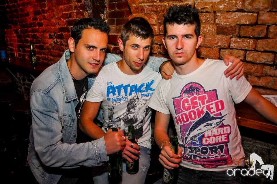 Crazy One Hour Free Holsten Party, 