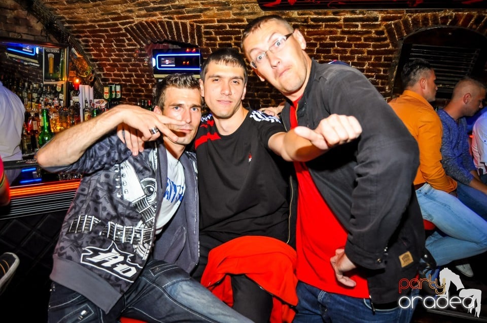 Crazy One Hour Free Holsten Party, 