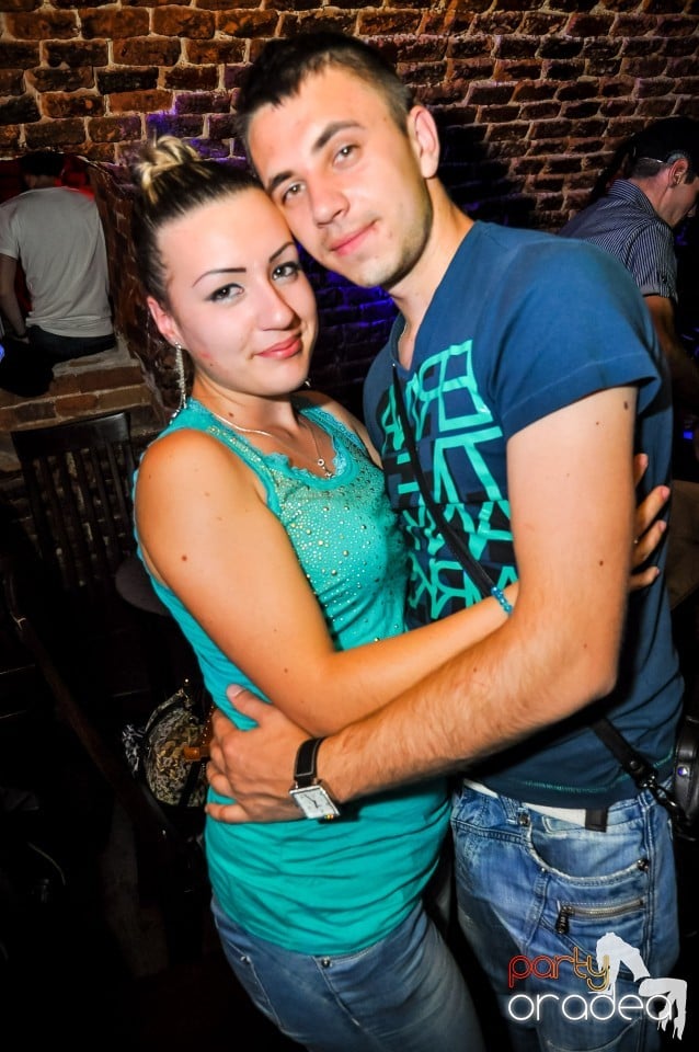 Crazy One Hour Free Holsten Party, 