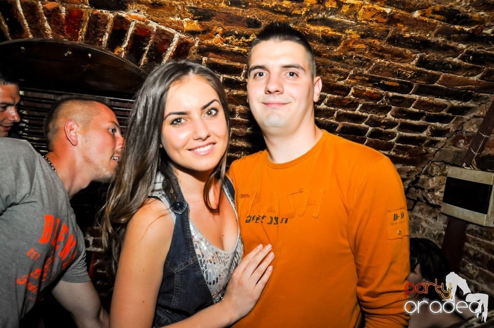 Crazy One Hour Free Holsten Party, 