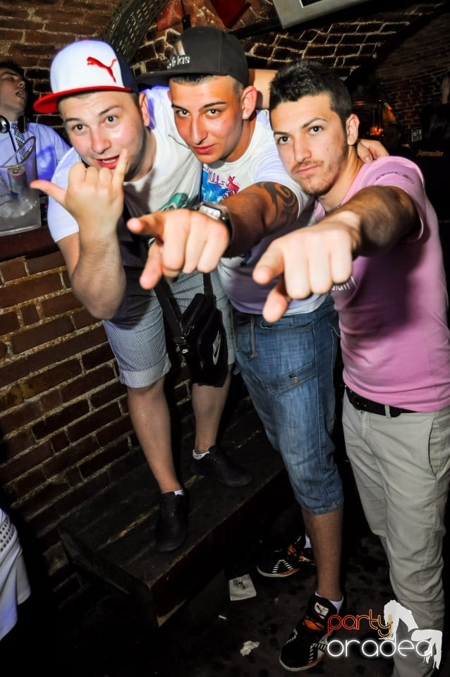 Crazy One Hour Free Holsten Party, 