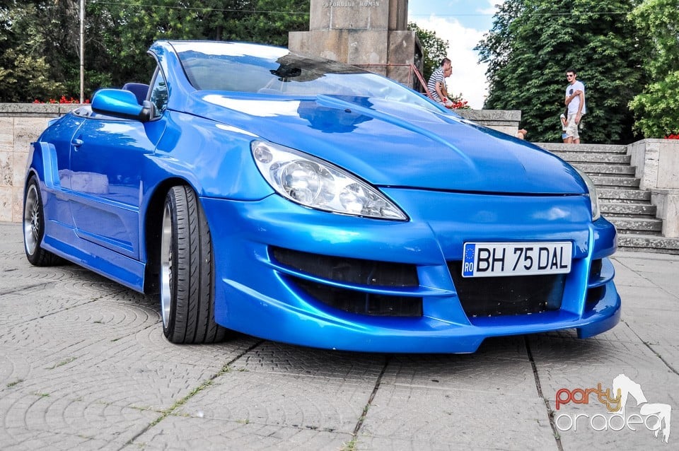 Peugeot 307 Cabrio VS Pontiac Solstice, Crazy Tuning
