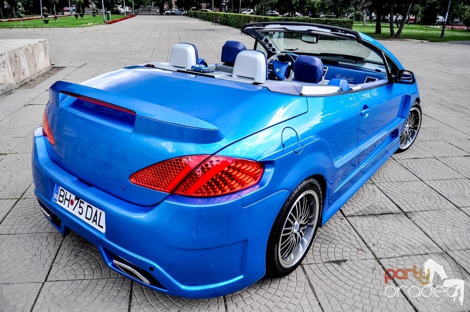 Peugeot 307 Cabrio VS Pontiac Solstice, Crazy Tuning