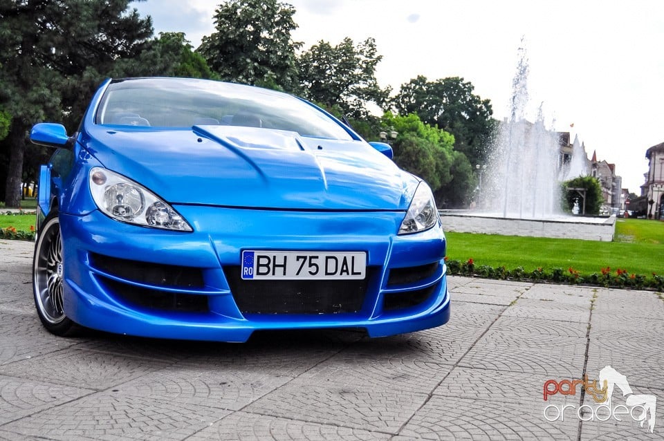 Peugeot 307 Cabrio VS Pontiac Solstice, Crazy Tuning
