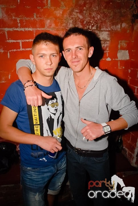 Cum se petrece joi în Escape?, 