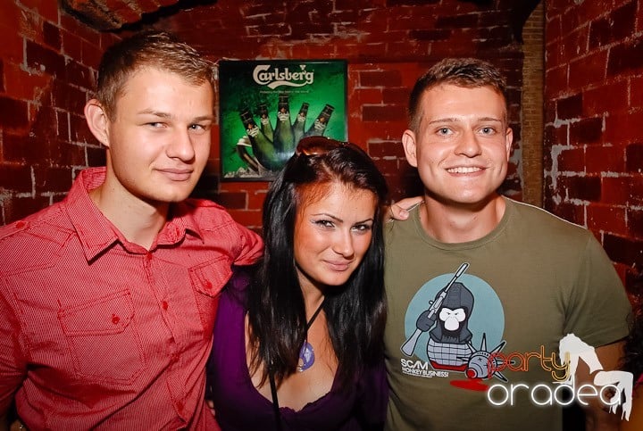 Cum se petrece joi în Escape?, 