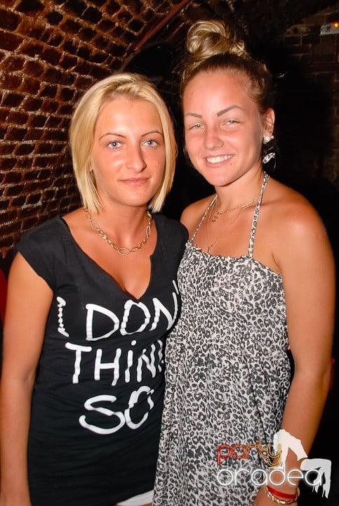 Cum se petrece joi în Escape?, 