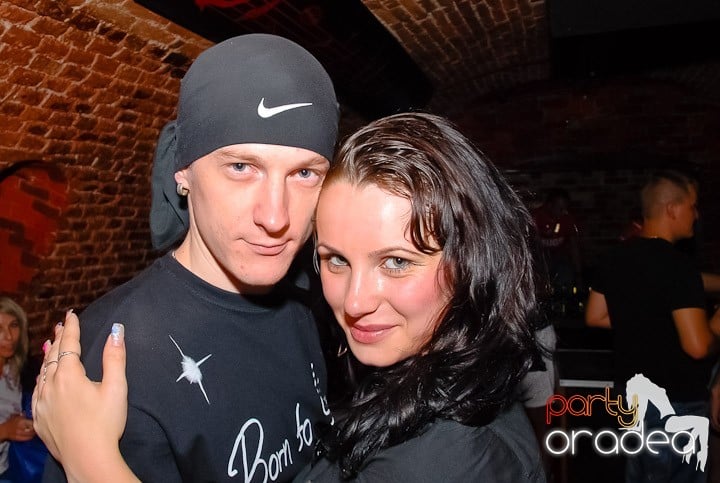 Cum se petrece joi în Escape?, 