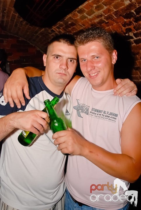 Cum se petrece joi în Escape?, 