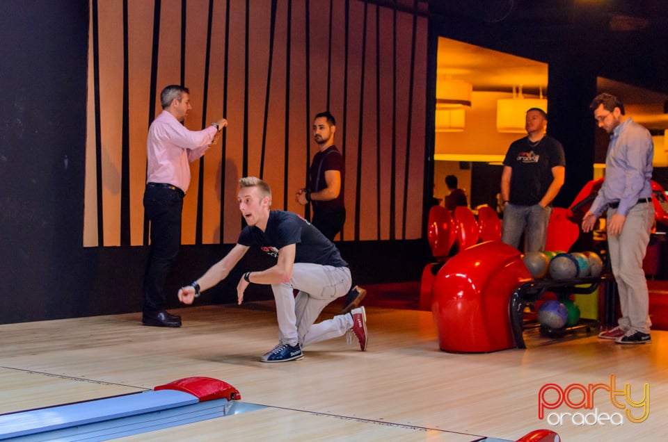 Cupa Presei la Bowling, Lotus Center