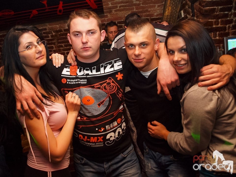 Dacă e joi, e Holsten Party în Escape!, 