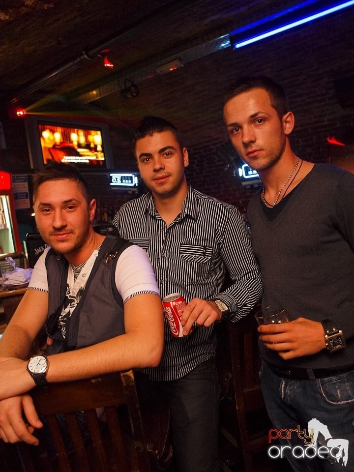 Dacă e joi, e Holsten Party în Escape!, 