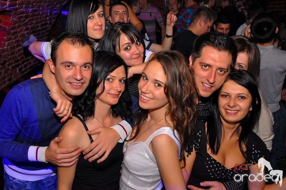 Dacă e joi, e Holsten Party în Escape, 