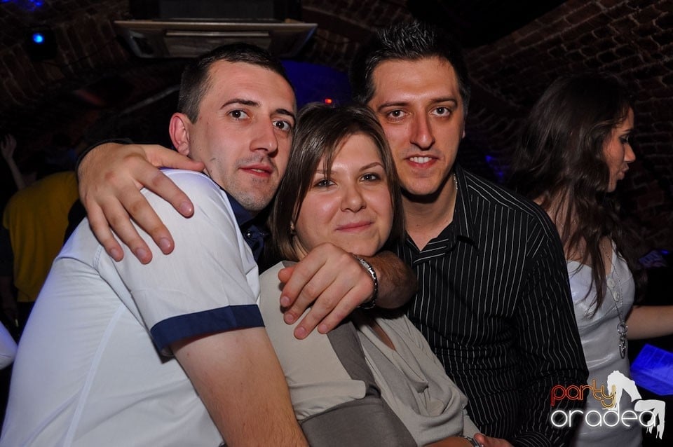 Dacă e joi, e Holsten Party în Escape, 