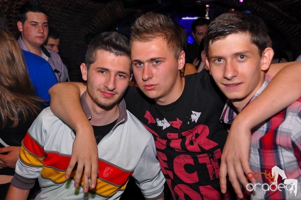 Dacă e joi, e Holsten Party în Escape, 