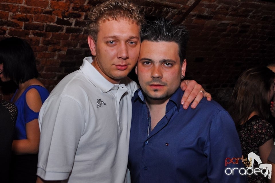 Dacă e joi, e Holsten Party în Escape, 