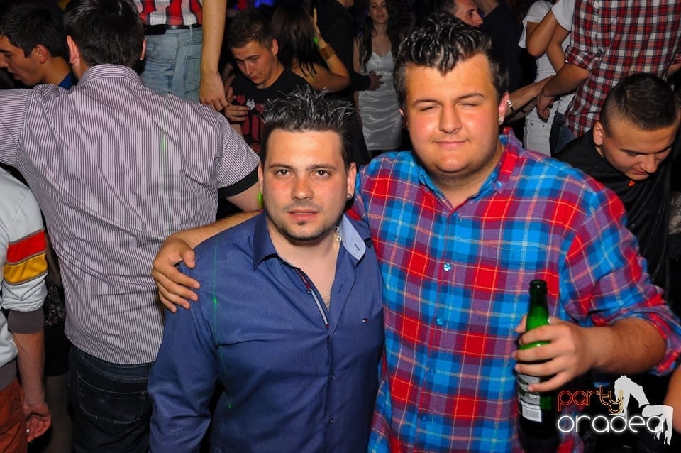 Dacă e joi, e Holsten Party în Escape, 