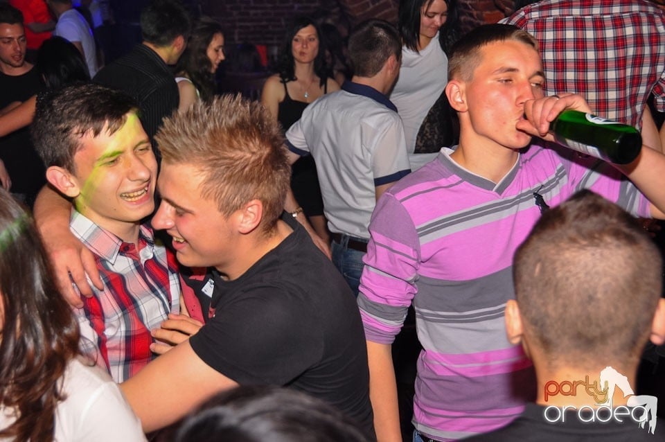 Dacă e joi, e Holsten Party în Escape, 