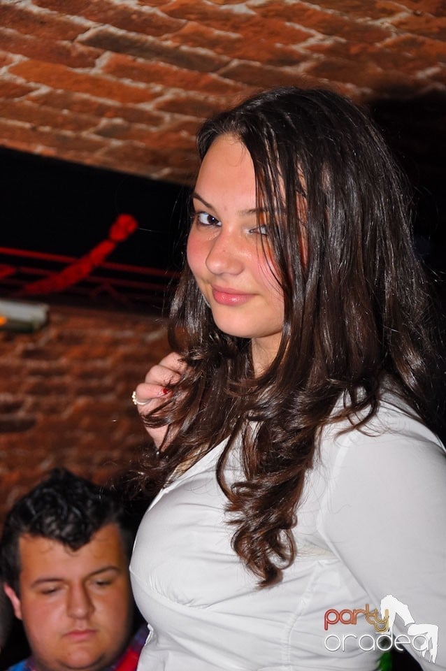 Dacă e joi, e Holsten Party în Escape, 