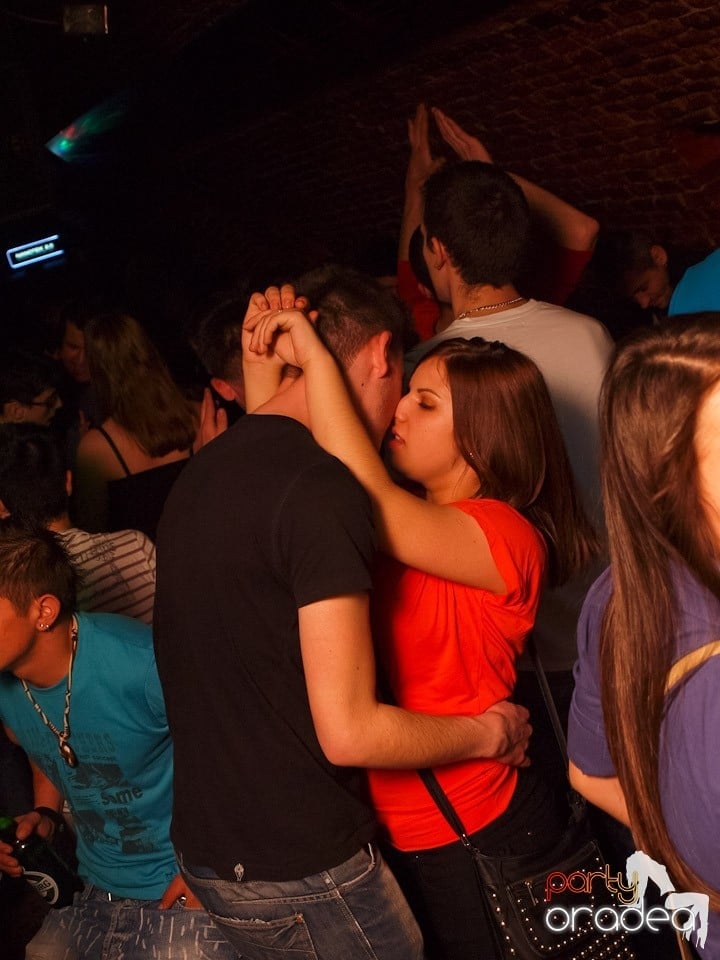 Dacă e joi, e Holsten Party în Escape!, 