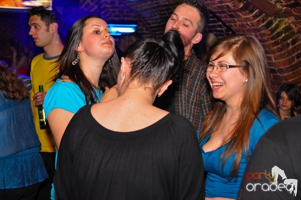 Dacă e joi, e Holsten Party în Escape, 