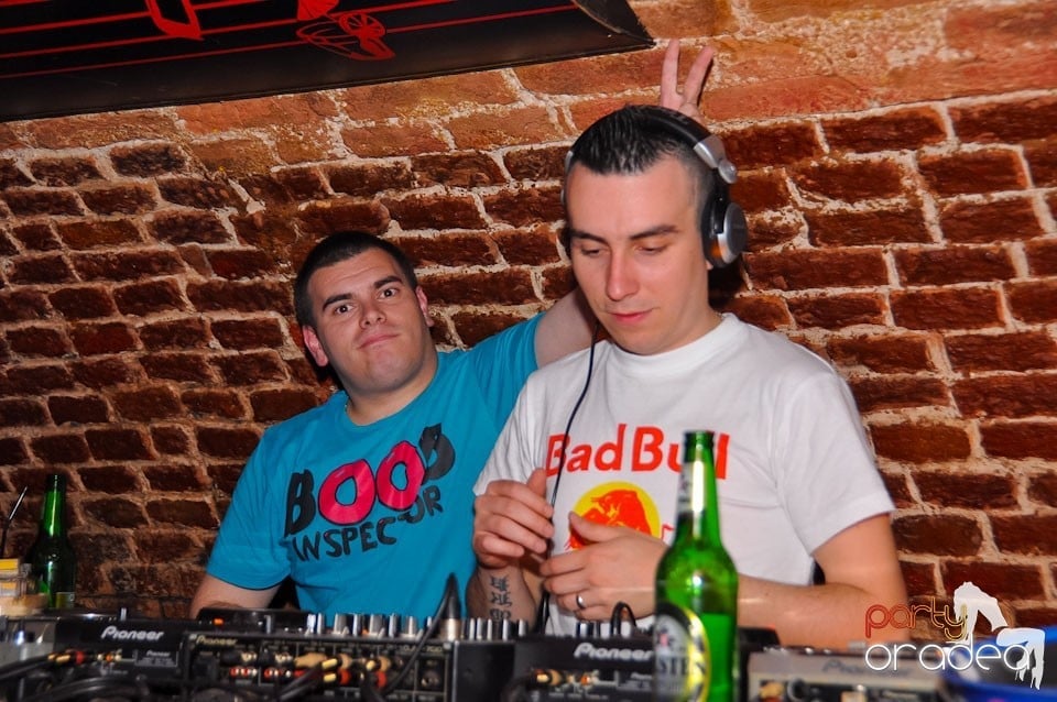 Dacă e joi, e Holsten Party în Escape, 