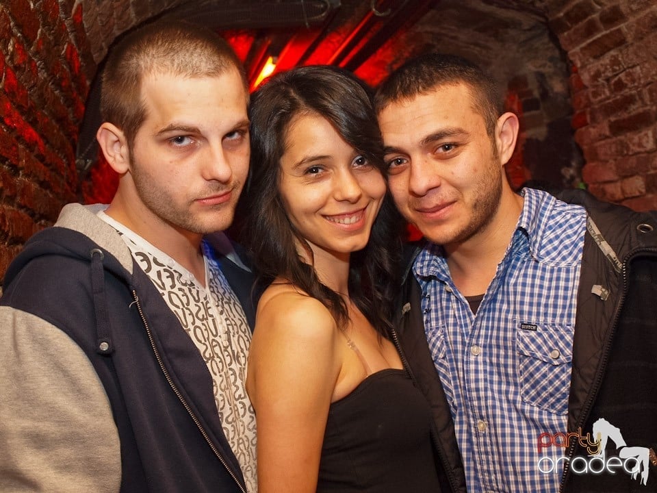 Dacă e joi, e Holsten Party în Escape!, 