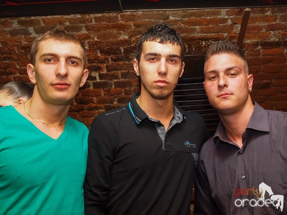 Dacă e joi, e Holsten Party în Escape!, 