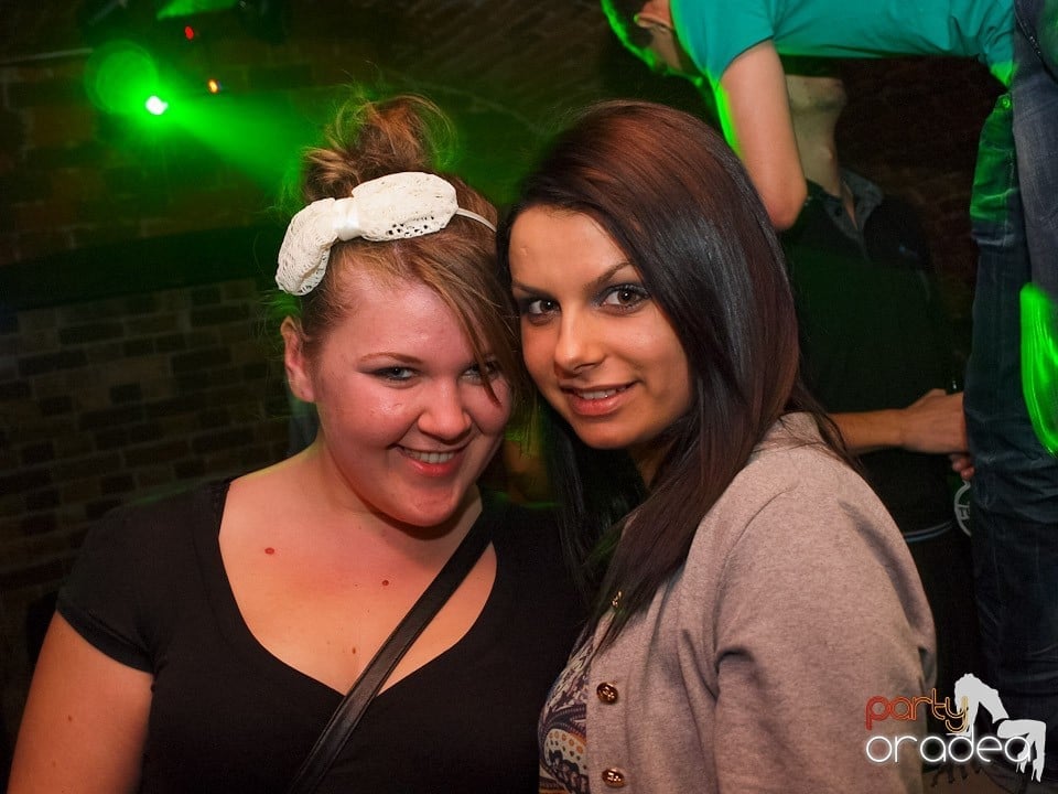 Dacă e joi, e Holsten Party în Escape!, 