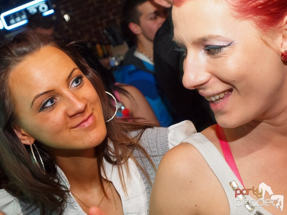 Dacă e joi, e Holsten Party în Escape!, 