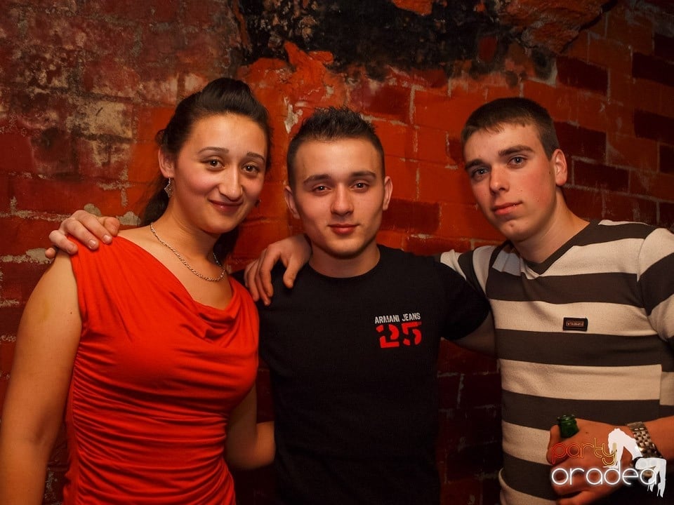 Dacă e joi, e Holsten Party în Escape!, 