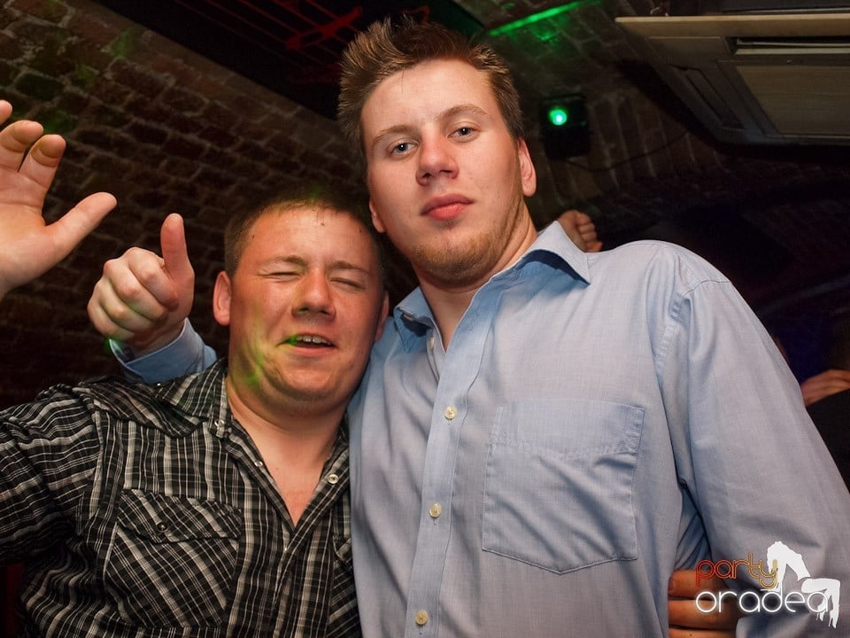 Dacă e joi, e Holsten Party în Escape!, 