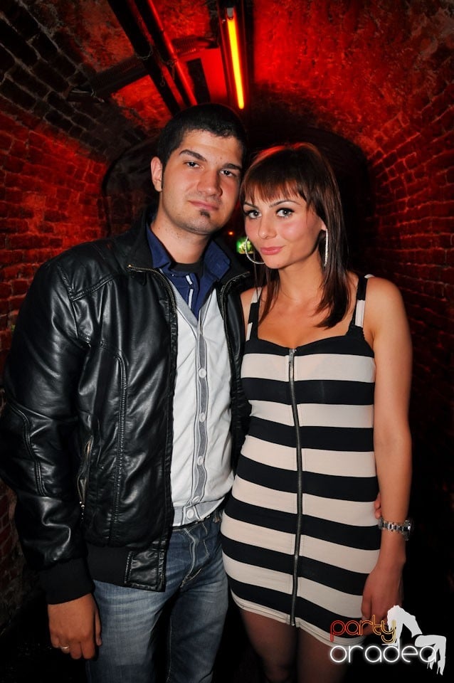 Dacă e joi, e party în Escape, 