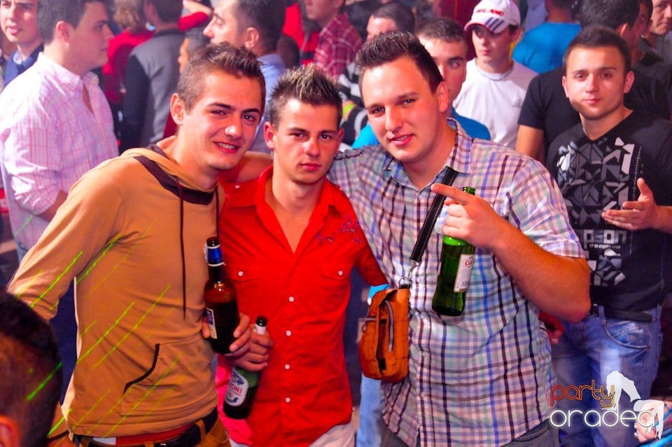 Dancer Girl Night în Disco Faház, 