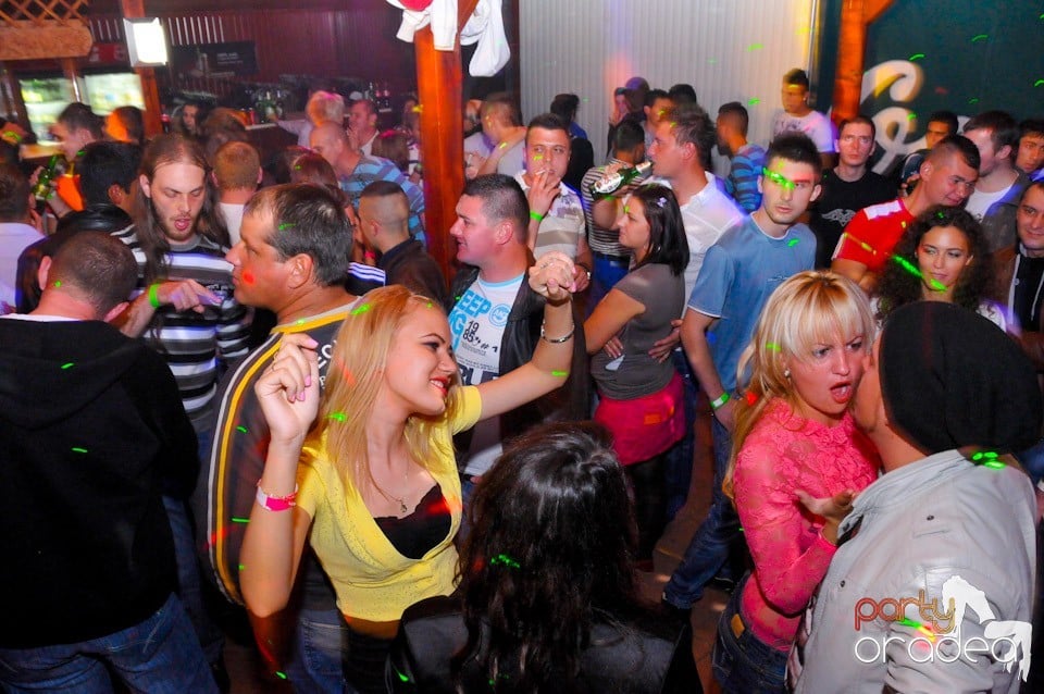 Dancer Girl Night în Disco Faház, 