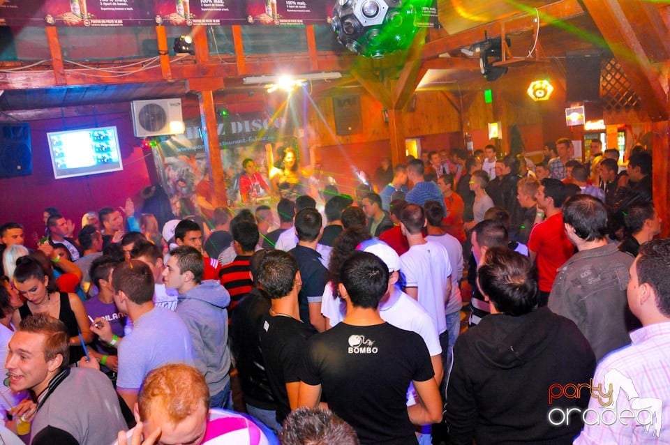 Dancer Girl Night în Disco Faház, 