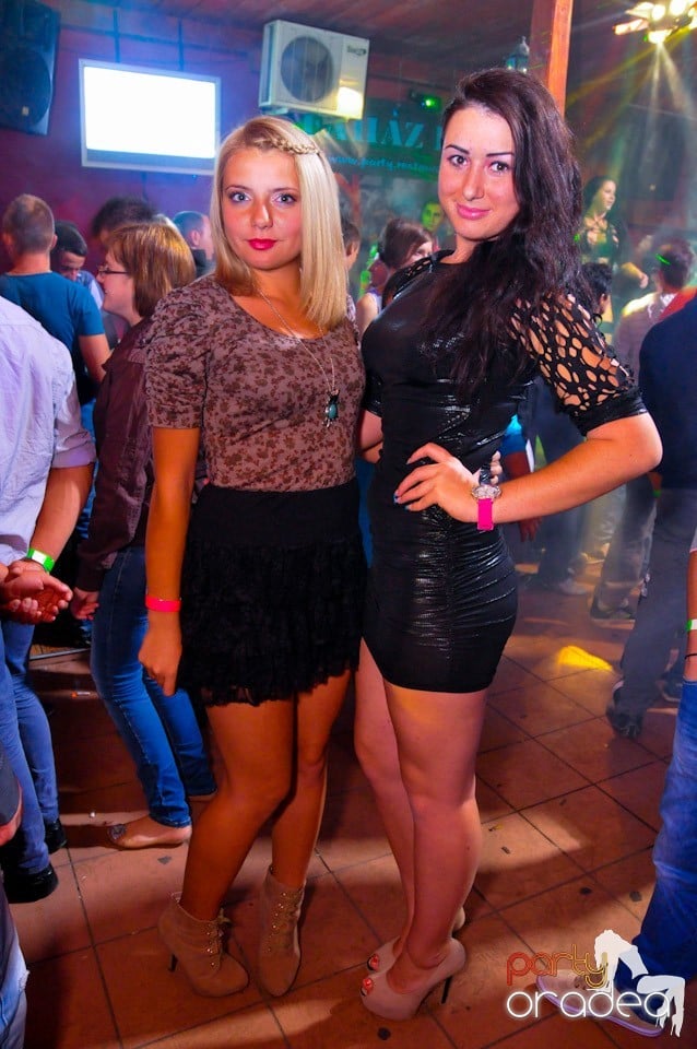 Dancer Girl Night în Disco Faház, 