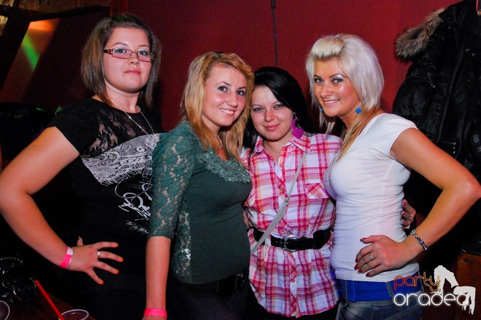 Dancer Girl Night în Disco Faház, 