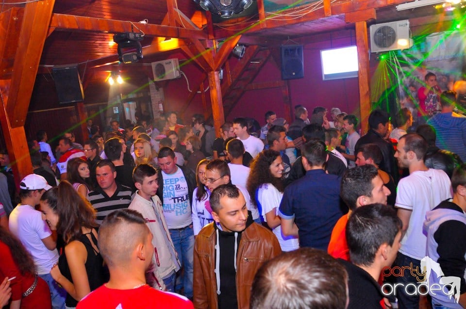 Dancer Girl Night în Disco Faház, 