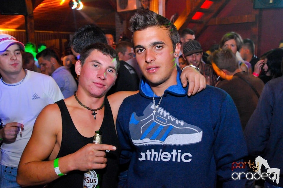 Dancer Girl Night în Disco Faház, 