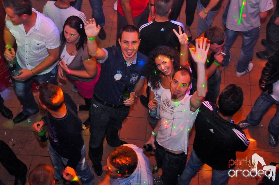 Dancer Girl Night în Disco Faház, 