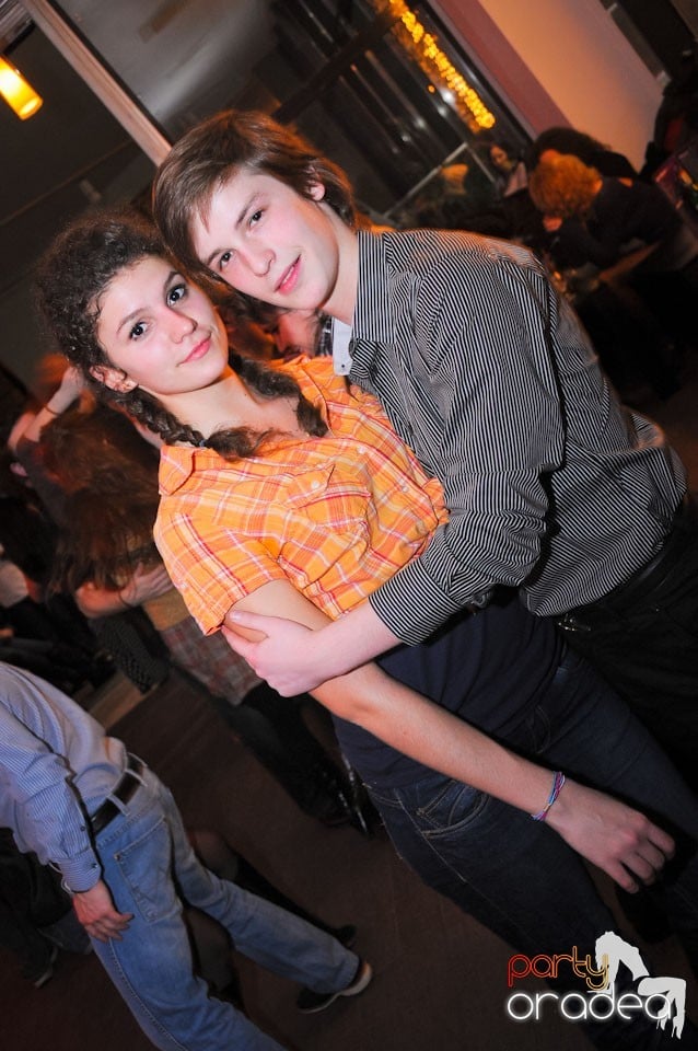 Dans, dans, dans în Blondy's, 