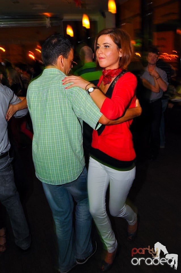 Dans în Blondy's Art Café, 