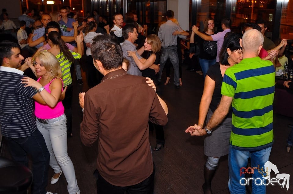 Dans în Blondy's Art Café, 