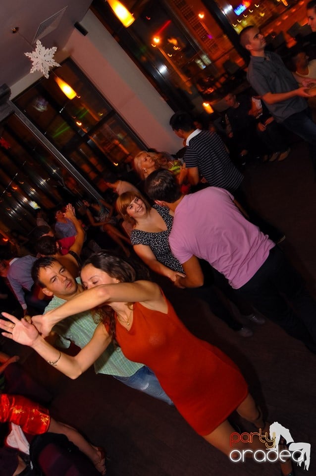 Dans în Blondy's Art Café, 