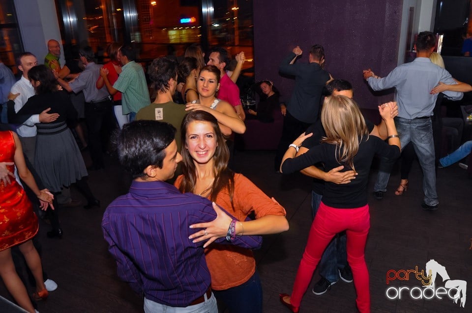 Dans în Blondy's Art Café, 