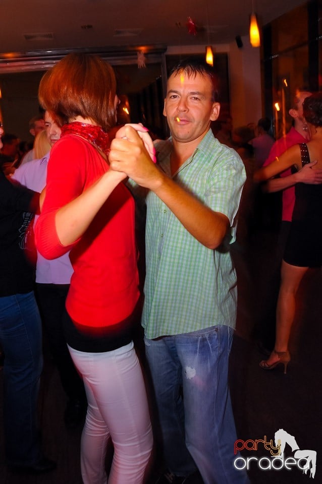 Dans în Blondy's Art Café, 