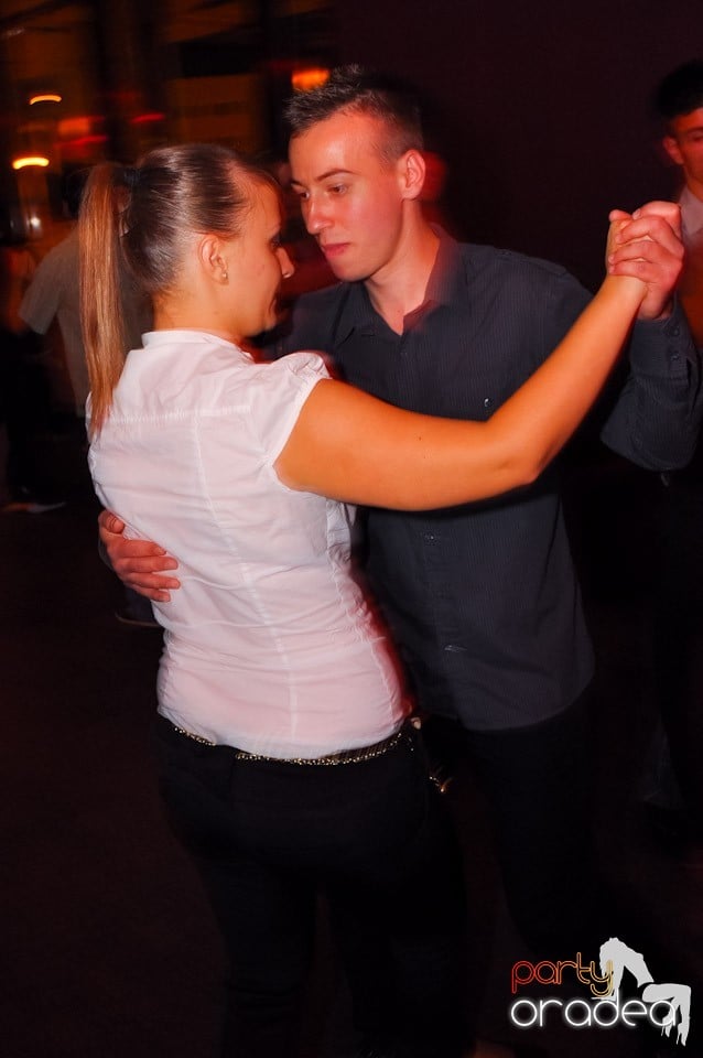 Dans în Blondy's Art Café, 