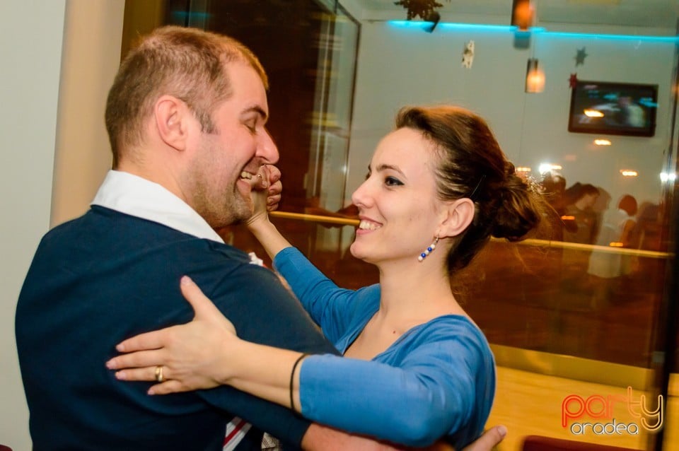 Dans şi distracţie în Blondy's Art Cafe, 